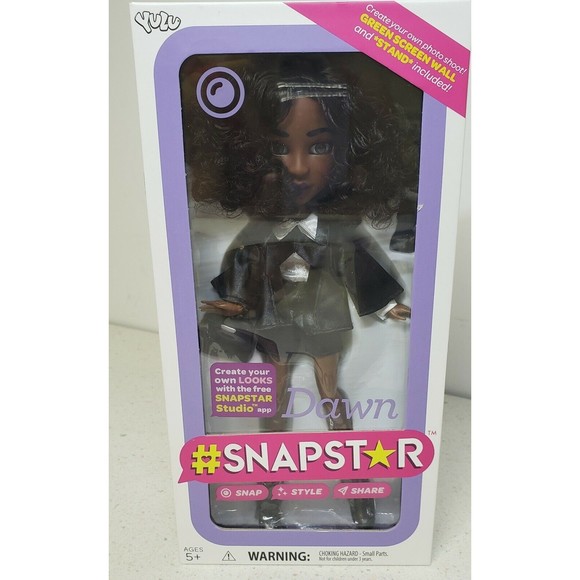 Yulu Other - Yulu #Snapstar Dawn Fashion Diva Doll with Green Screen Wall and Stand